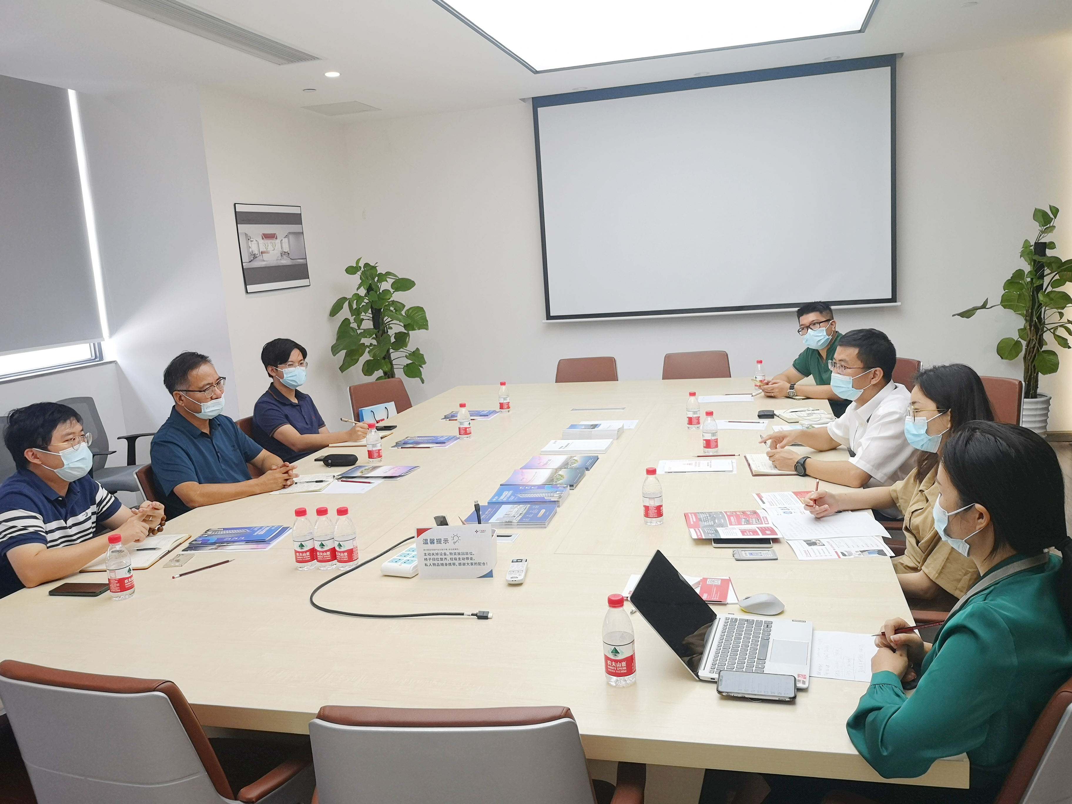 【園區(qū)新聞】粵港澳大灣區(qū)博士后科技創(chuàng)新（南沙）公共研究中心副秘書(shū)長(zhǎng)林津一行蒞臨廣東醫(yī)谷考察交流