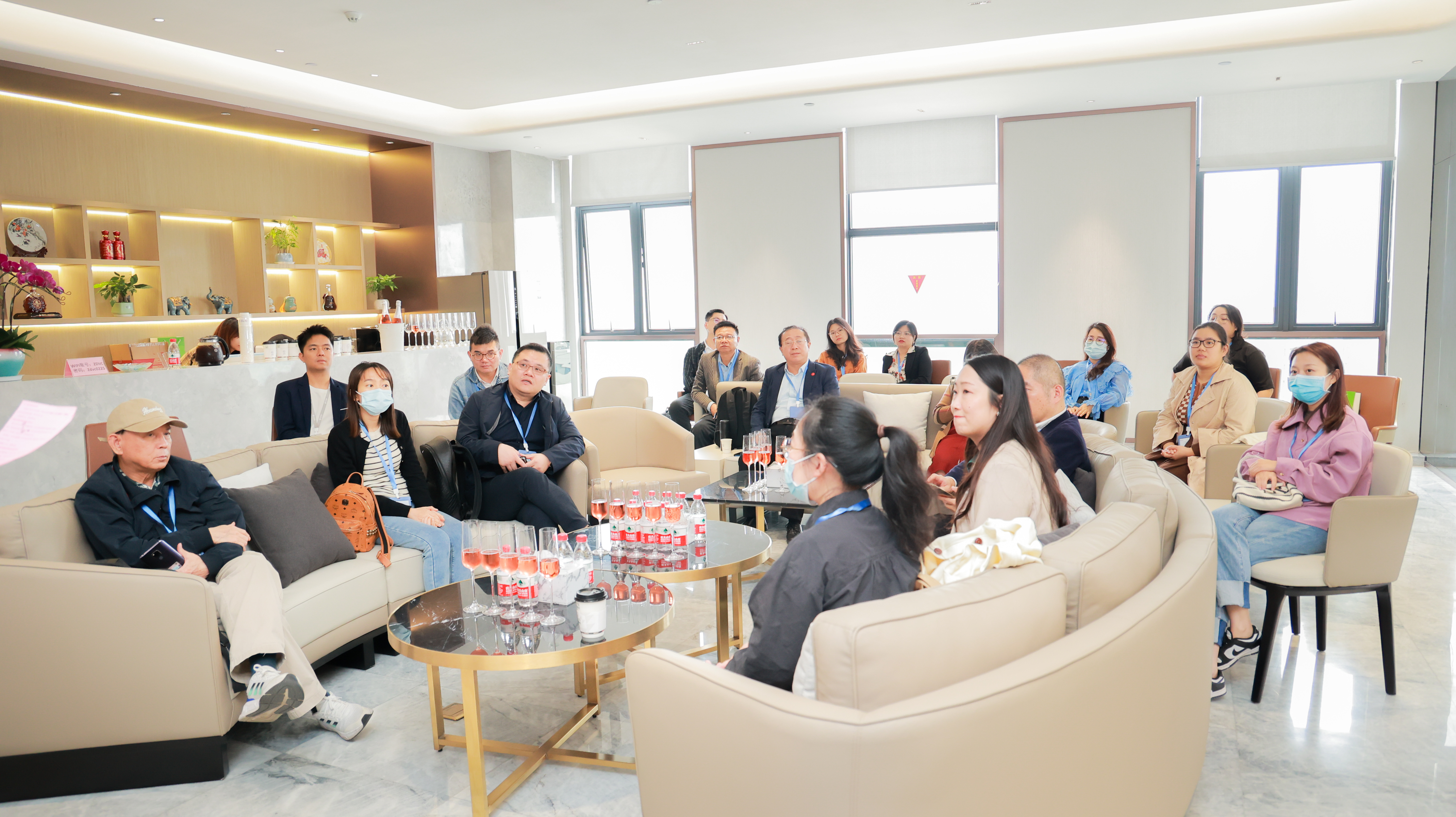 “金眼科”的市場機會與前景—廣東醫(yī)谷企業(yè)家俱樂部產(chǎn)業(yè)鏈接酒會順利舉辦！