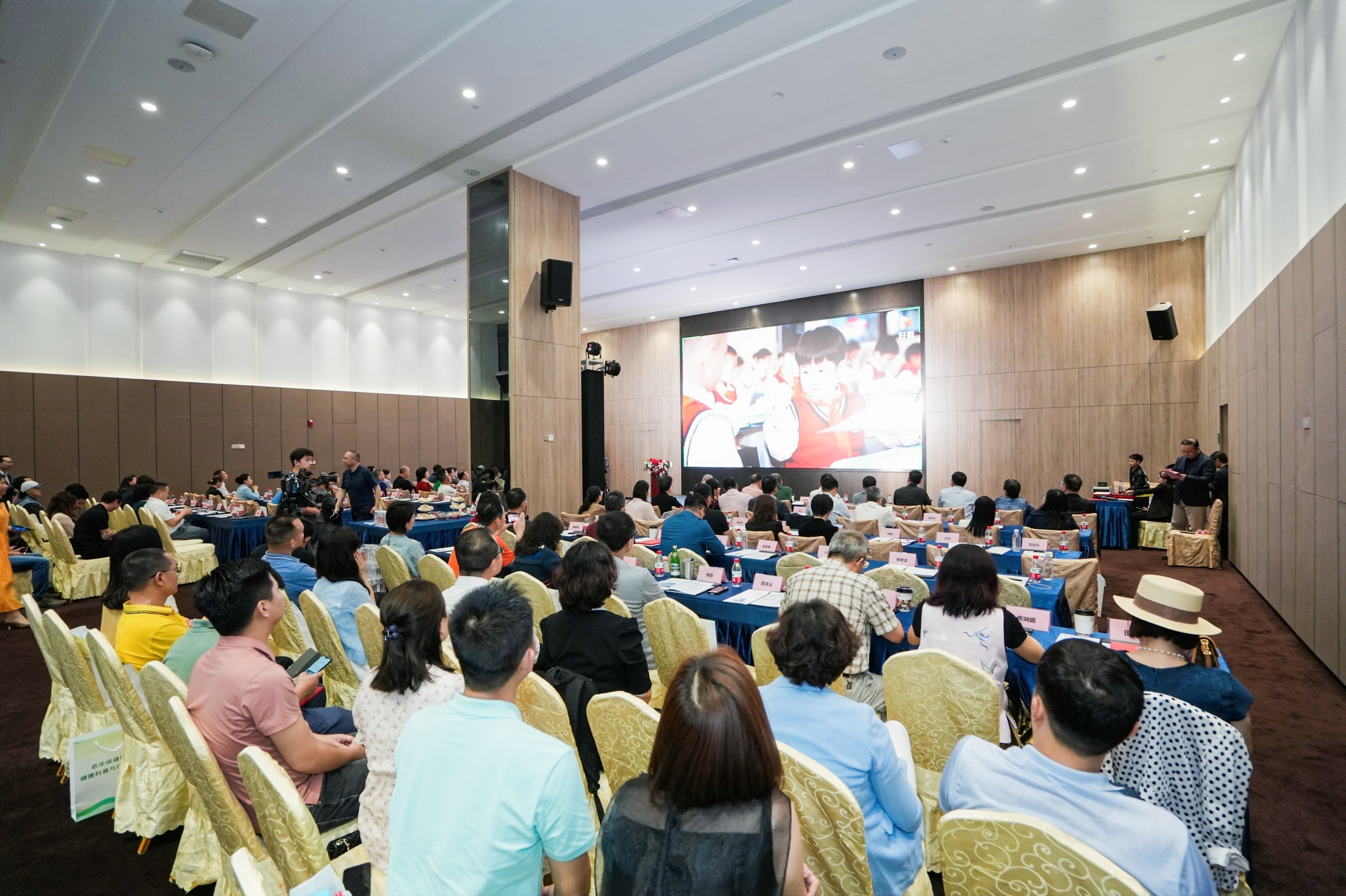 助力南沙眼科發(fā)展——愛眼愛國 締造未來光明行“粵港澳眼健康公益大講堂”啟動大會圓滿舉行