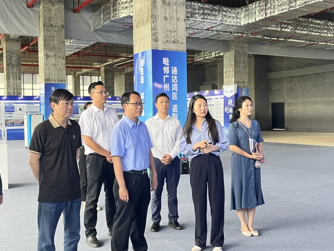 順德區(qū)市場監(jiān)管局黨組成員、區(qū)藥品檢驗所所長何小林一行蒞臨廣東醫(yī)谷考察調(diào)研